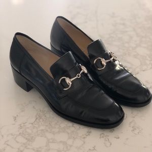 Authentic Vintage Gucci horsebit loafer low heel 6